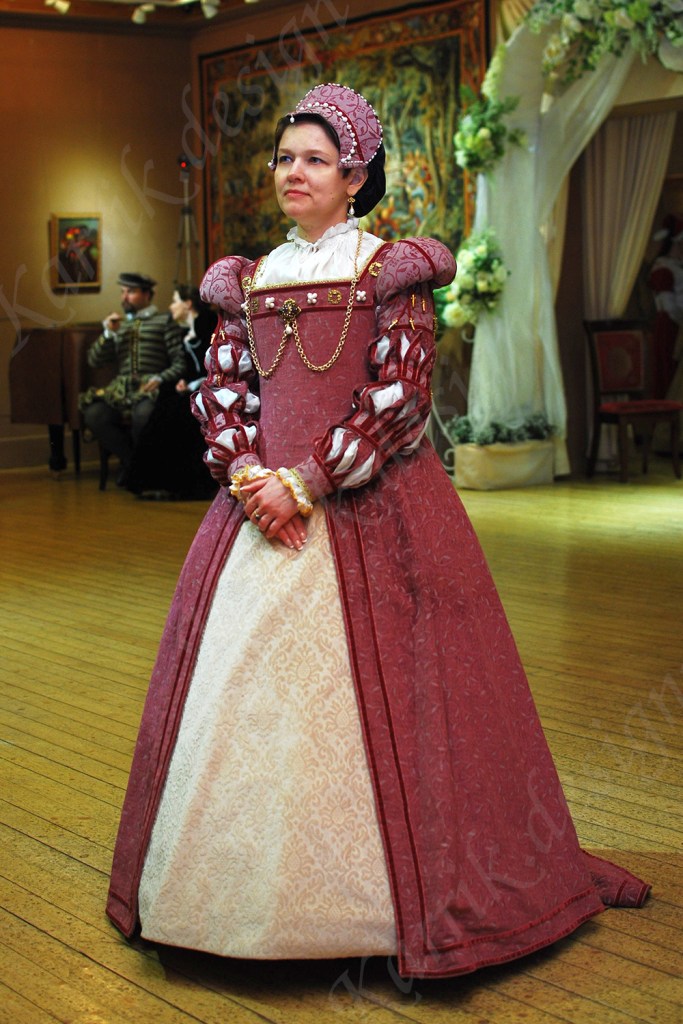 16th century English dress dark pink
