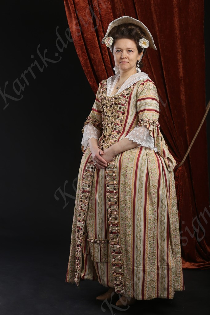 18th century dress with Watteau pleat