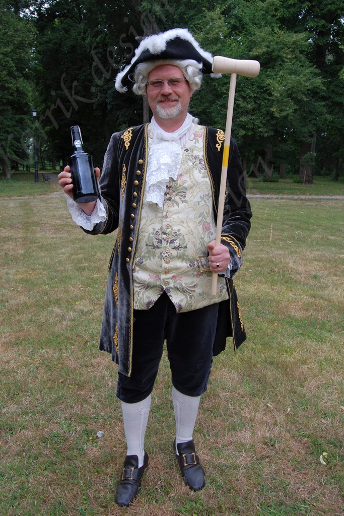 18th century men's velvet suit