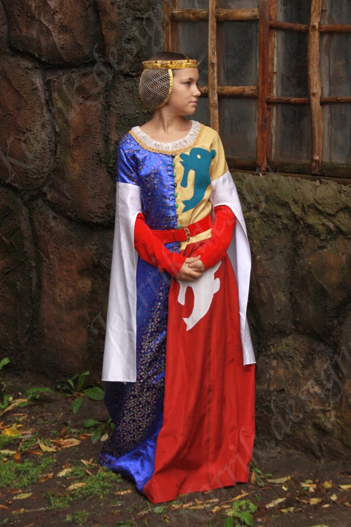 Middle Ages mi-party dress with fishes for a girl